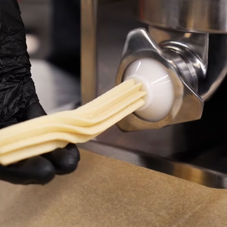 Машина для формирования колбас 30 литров (горизонтальная) GGM Gastro - 14