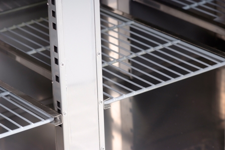 Холодильний стіл ECO - 2,2 x 0,7 m - з 4 скляних дверей GGM Gastro - 4