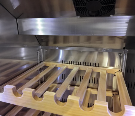 Холодильный шкаф для вина (объем: 640 л / цвет: черный / 2 стекл.дверцы) GGM Gastro - 3