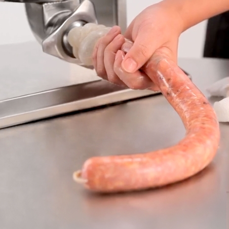 Машина для формирования колбас 25 литров (горизонтальная) GGM Gastro - 15