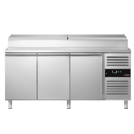 Холодильний стіл саладетта PREMIUM з вітриною для контейнерів 10x 1/3 GN / 3 двері / 580 л GGM Gastro - 5